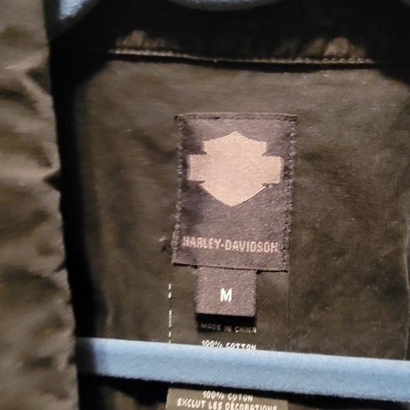 Nice Harley Davidson button up - Picture 3 of 3